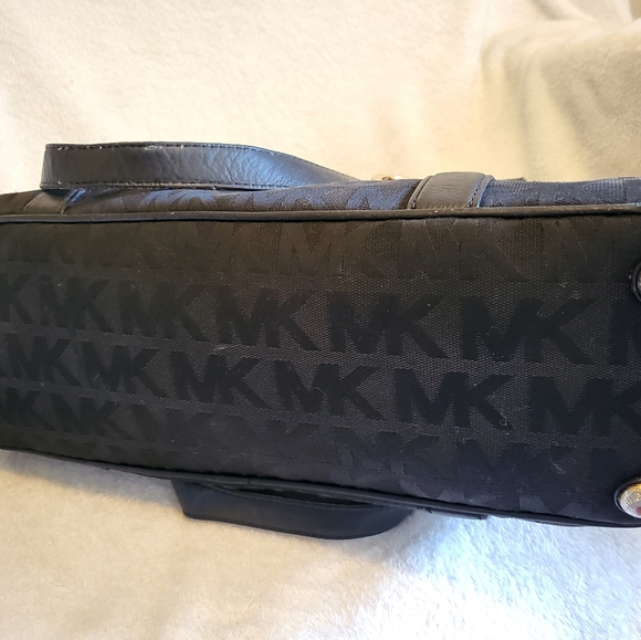 Michael Kors Tote - Picture 4 of 9